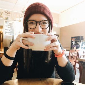 Meet your Posher, Mia